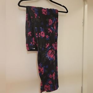 Torrid pink and blue floral leggings.